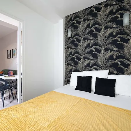 2 Bed Modern Fully Furnish Flat,close To Buttes Chaumon Park *